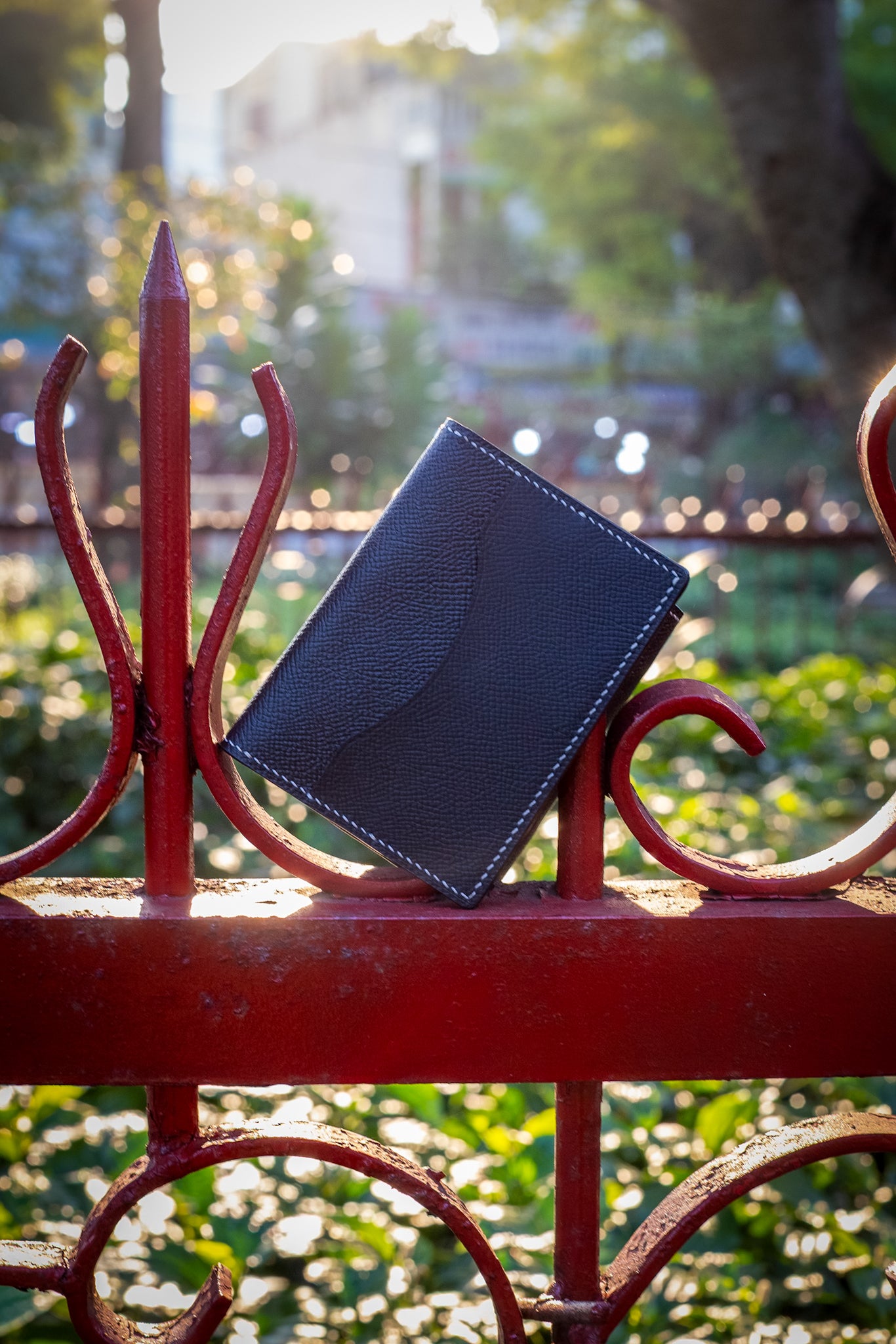 Z-Fold Magician's Wallet - Packets & Coins Trick Wallet